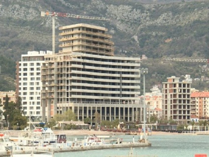 ​Mali i Zi vendos masa të reja antiCOVID në hoteleri