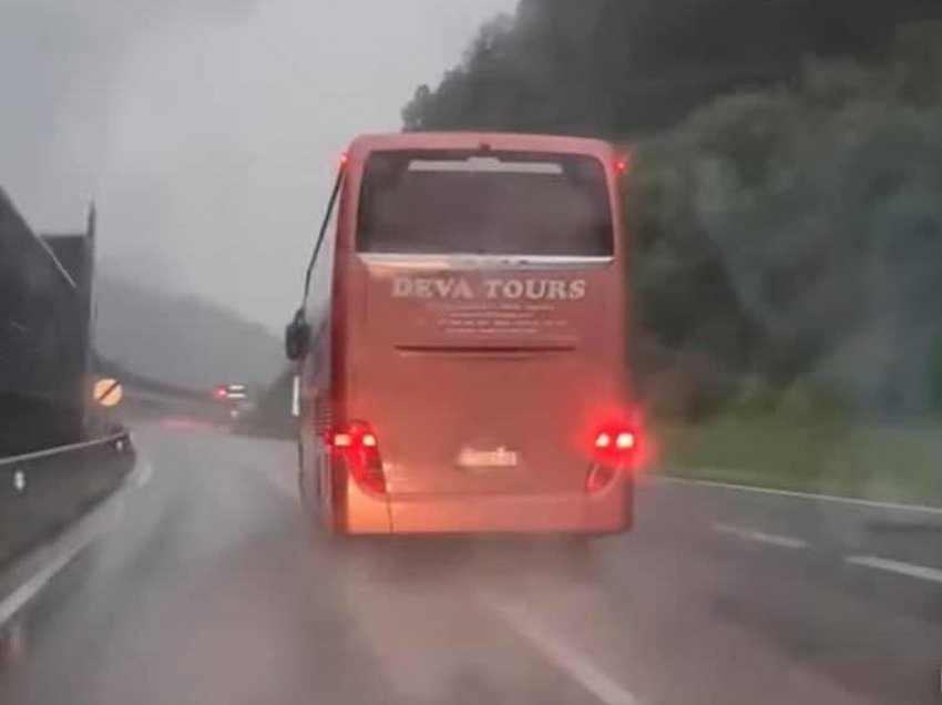 Shoferi i “Deva Tours” nget autobusin deri në 120 km/h në Austri, bën një shkelje tjetër 