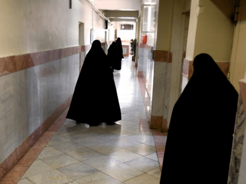 Gratë rrëfejnë për abuzimet dhe ngacmimet seksuale në burgjet e Iranit