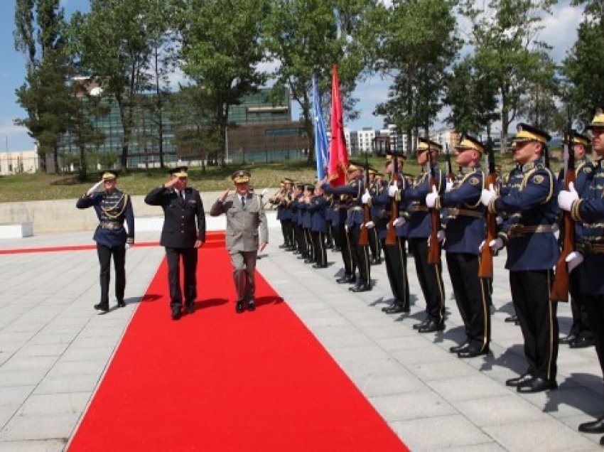 ​Shefi i Forcave të Armatosura të Shqipërisë për vizitë dyditore në Kosovë
