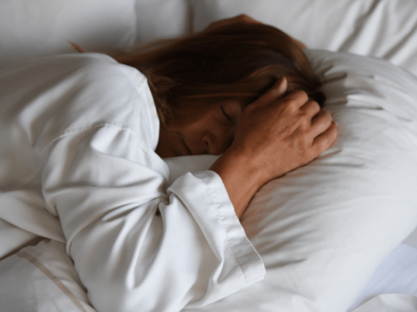 Çfarë tregojnë zakonet e gjumit për personalitetin dhe shëndetin tuaj