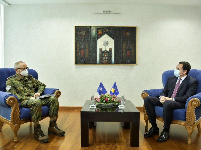 Kryeministri Kurti priti Drejtorin e Ekipit Këshillues dhe Ndërlidhës të NATO-s, Gjeneral Jörg Rüter
