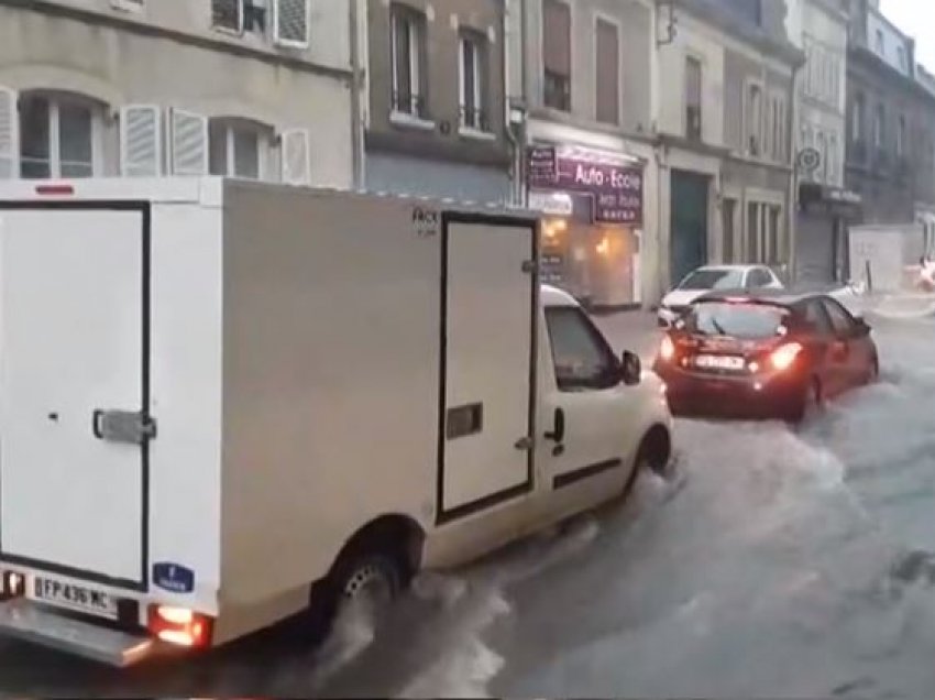 Veriu i Francës goditet nga një stuhi e fortë