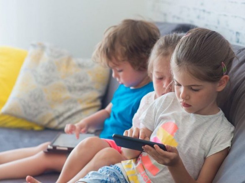 Kërkimet e fundit: Fëmijët që përdorin ekrane me prekje kanë probleme me gjumin