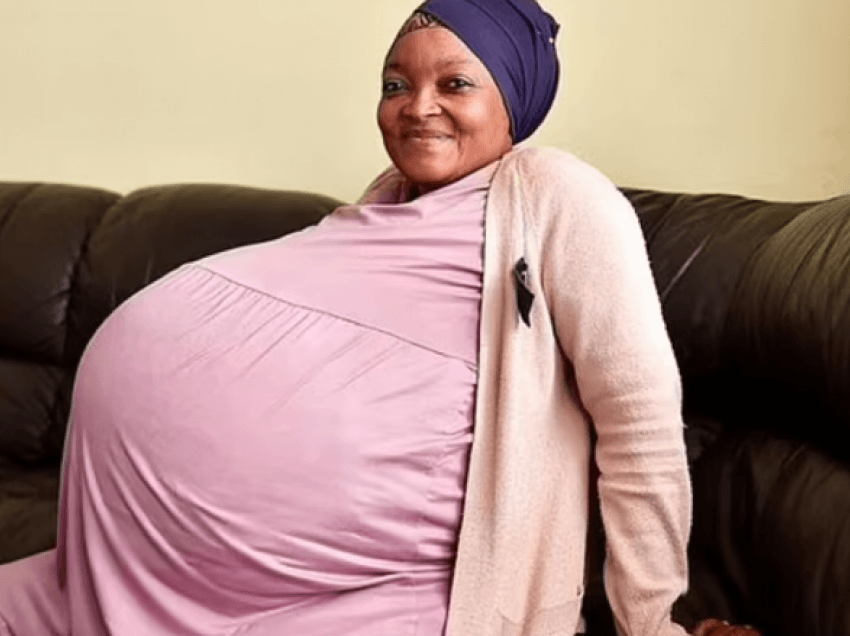 Një grua nga Afrika e Jugut thotë se ka lindur 10 fëmijë