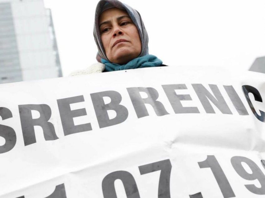 Reagojnë nënat e Srebrenicës pasi ‘Kasapi i Bosnjës’ u dënua me burgim të përjetshëm
