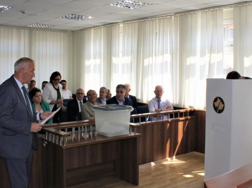 Gjyqtarët e Prizrenit e zgjedhin gjykatësin Fidan Hoxha si kandidat për anëtar të KGJK-së