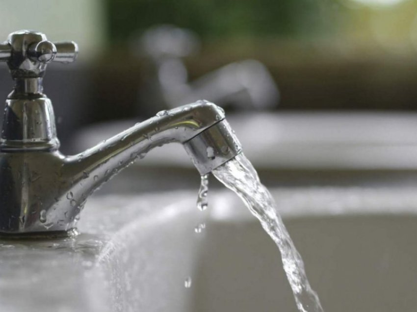 KRU “Prishtina” thirrje qytetarëve: Lajmëroni keqpërdoruesit e ujit të pijshëm