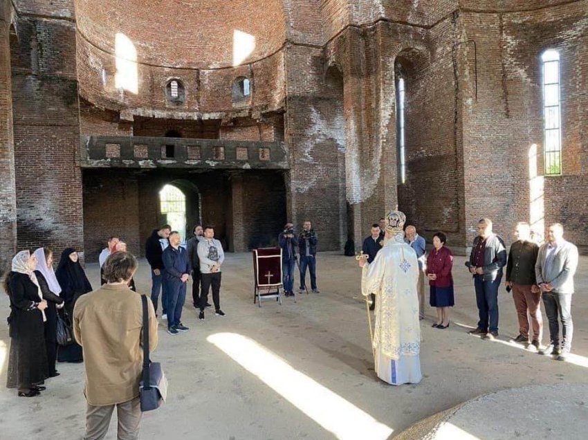 UP reagon për liturgjinë serbe në Kishën Ortodokse në Prishtinë