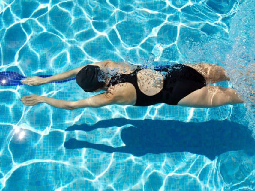 Si ndikon në trupin nëse bëni not 3 herë në javë?