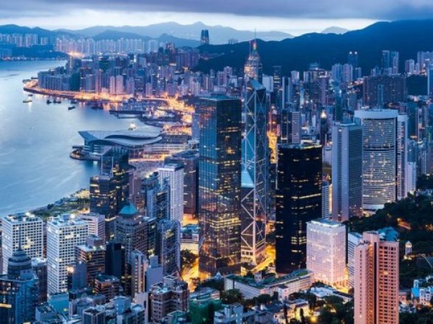 Një hapësirë për parkim të veturës në Hong Kong shitet për 1.3 milion dollarë