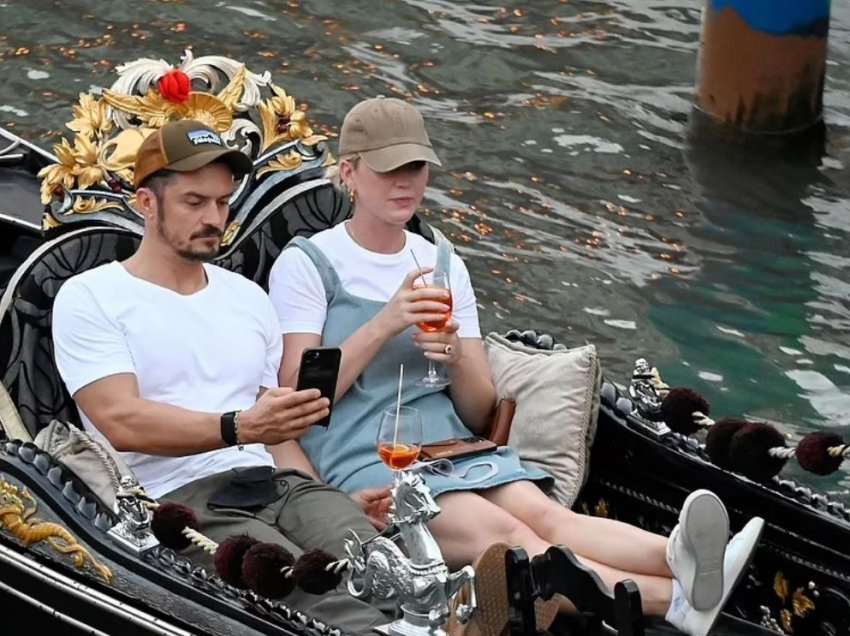 Katy Perry dhe Orlando Bloom shijuan një shëtitje dhe puthje romantike nëpër Venecia