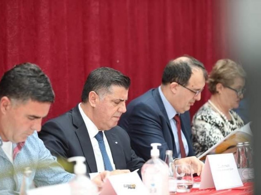 Në Gjilan u mbajt konferencë për menaxhimin e mësimit në kohë pandemie