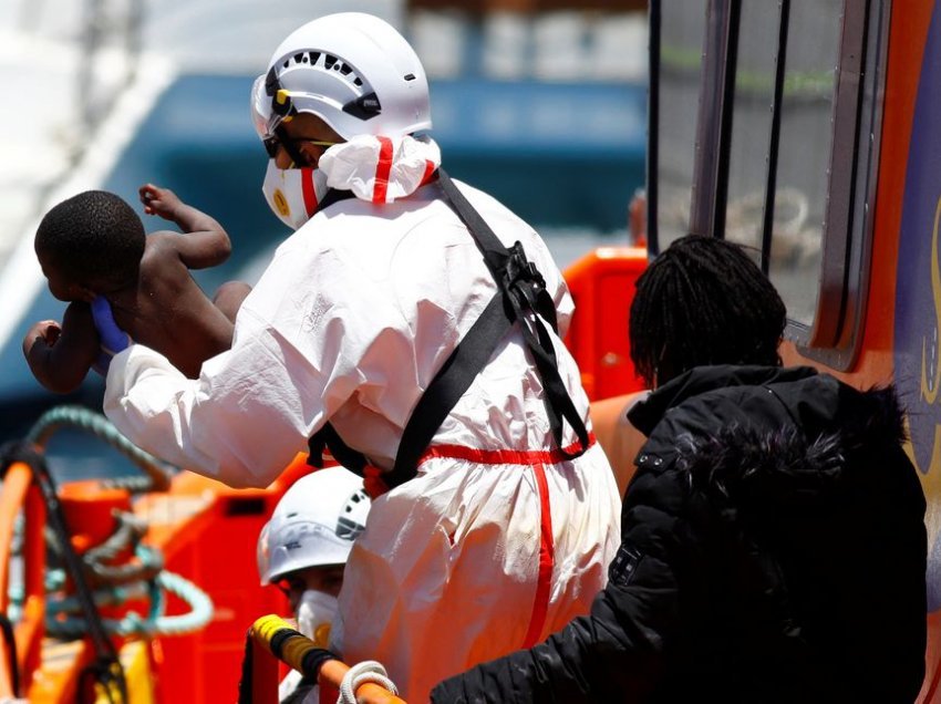 Dhjetëra migrantë u shpëtuan në Spanjë