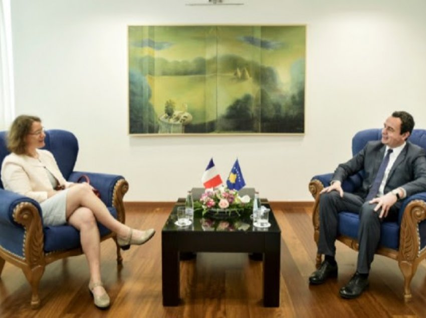 ​Kurti takohet me këshilltaren e Macron