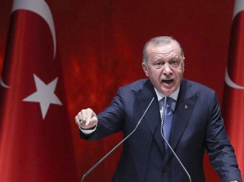 Hoqi shtetrrethimin, por Erdogan ndalon muzikën pas mesnate