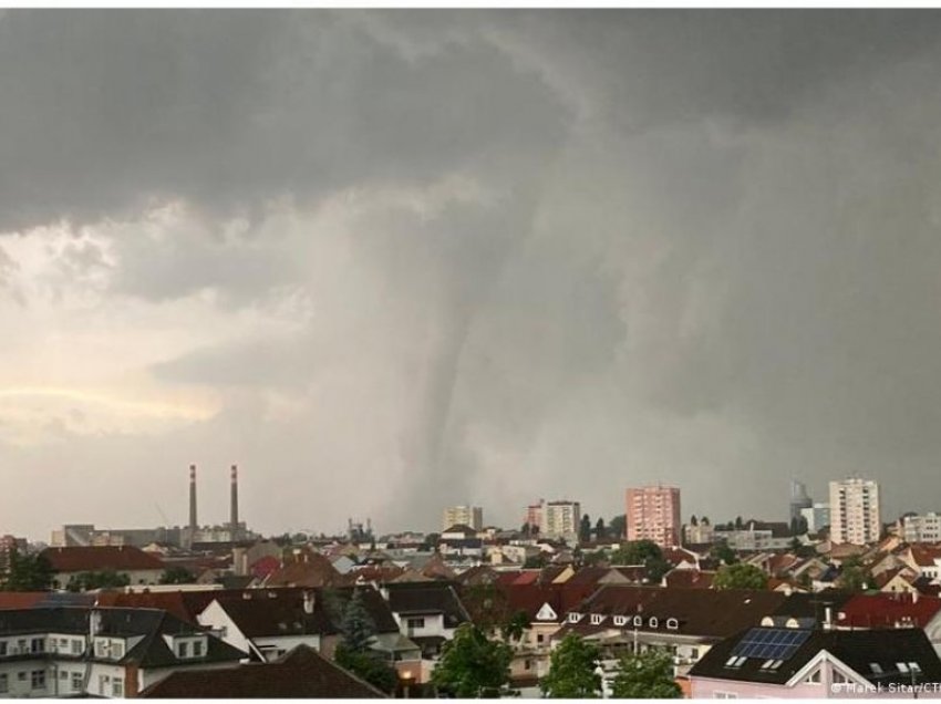 Uragan në Çeki, raportohet për viktima dhe të plagosur