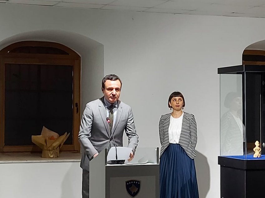 Kryeministri Kurti kërkon kthimin e artefakteve nga Serbia