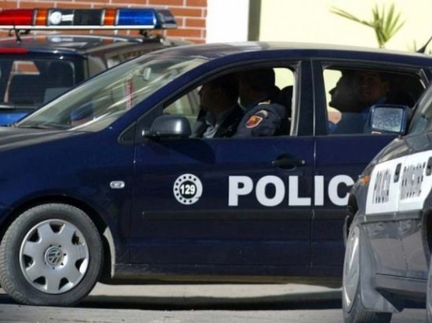 Konflikt mes dy taksistëve në Sarandë, plagoset me sëpatë 24-vjeçari