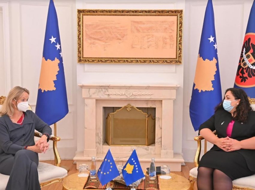 Presidentja Osmani takohet me raportuesen për Kosovën në PE, von Cramon, ka një kërkesë për të