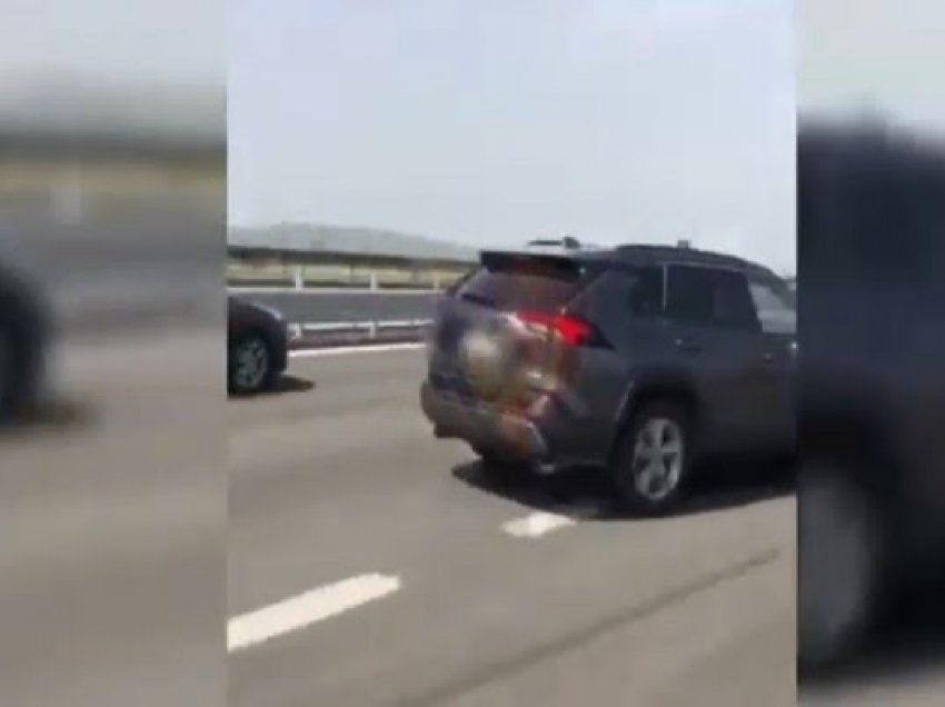Çmenduri! ​Shqiptari kapet duke vozitur 209 km/h në tunel