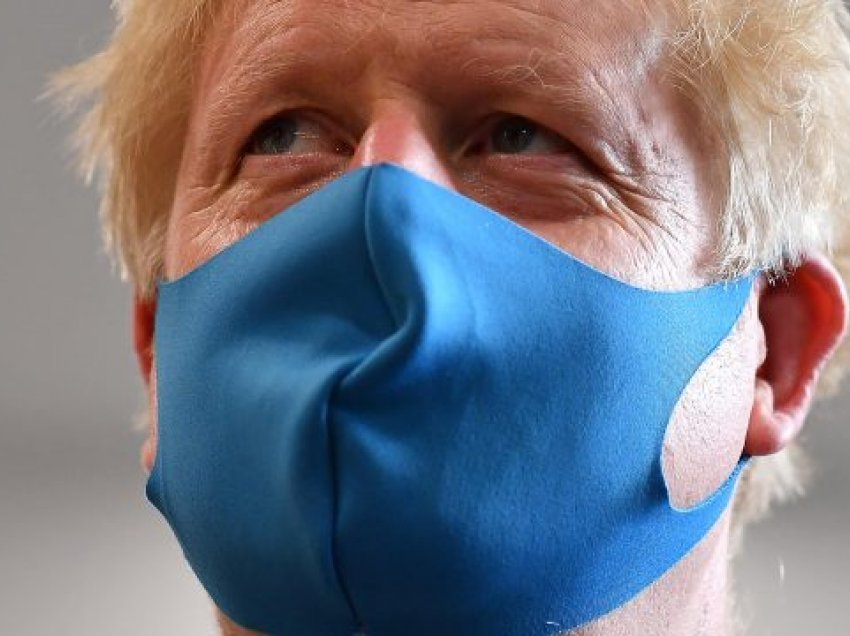 Familjet e të vdekurve nga koronavirusi e padisin kryeministrin e Anglisë, Boris Johnson