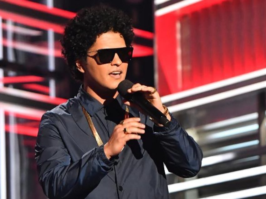 Bruno Mars po i lutet “Grammy Awards” që ta lejojnë të interpretojë