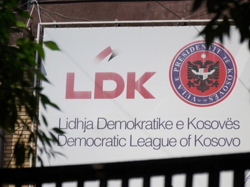 Gara për kreun e LDK-së, analistët: Haziri ka përvojën por Abdixhiku përfaqëson frymën e re