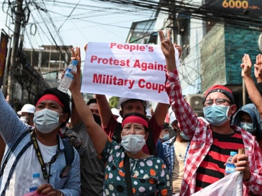 Së paku pesë protestues të vrarë në Mianmar