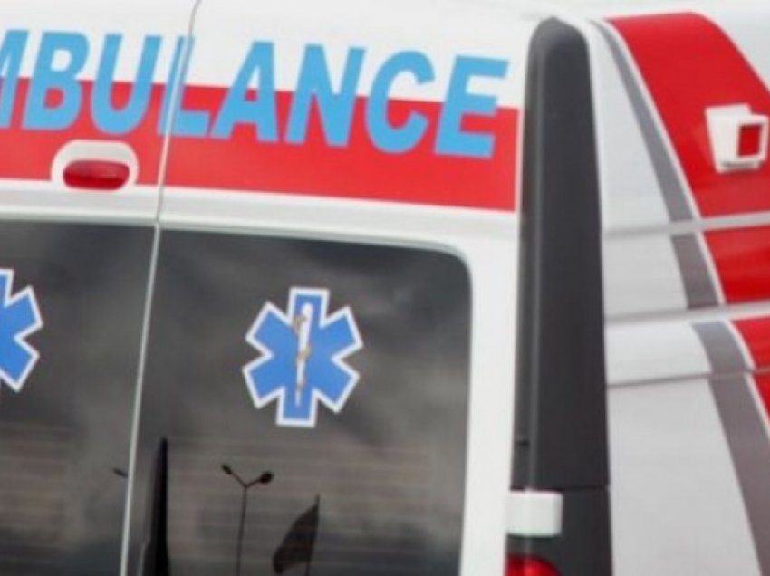 Maqedoni: Shoferi i ambulancës, infermierja dhe një pacient me koronavirus lëndohen në një aksident