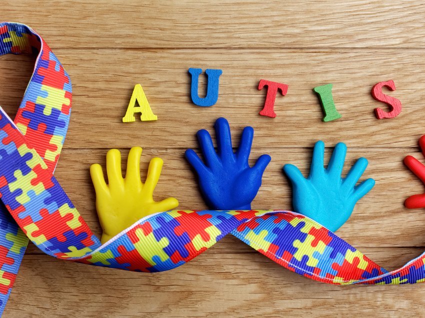 5 faktorë të njohur tashmë të lidhur me autizmin
