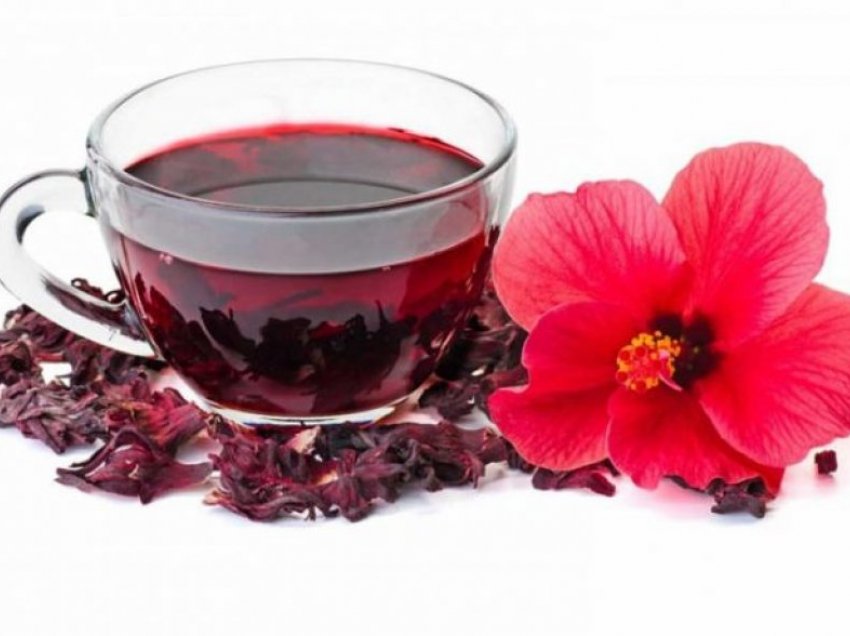 Përgatiteni çajin nga hibiskusi dhe ulni shtypjen e lartë të gjakut