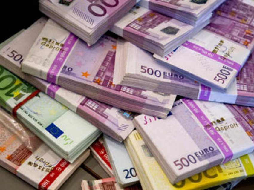 BQE: Shqiptarët rrisin dëshirën për të mbajtur euro cash