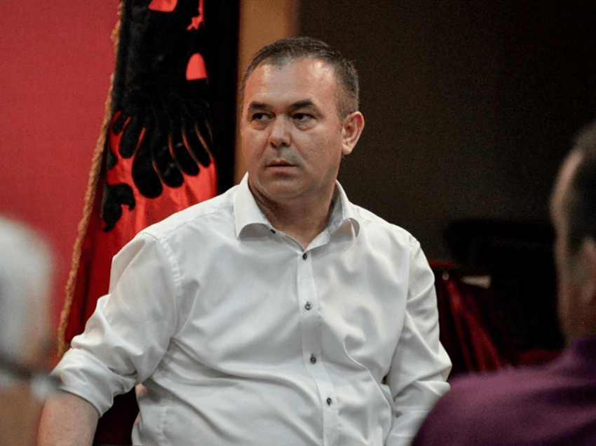Rexhep Selimi shënon ditëlindjen e 50-të, urohet nga bashkëpunëtorët dhe bashkëluftëtarët