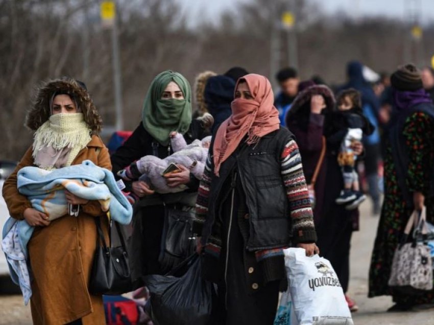 Greqia i kërkon Turqisë të zbatojë marrëveshjen për migrantët
