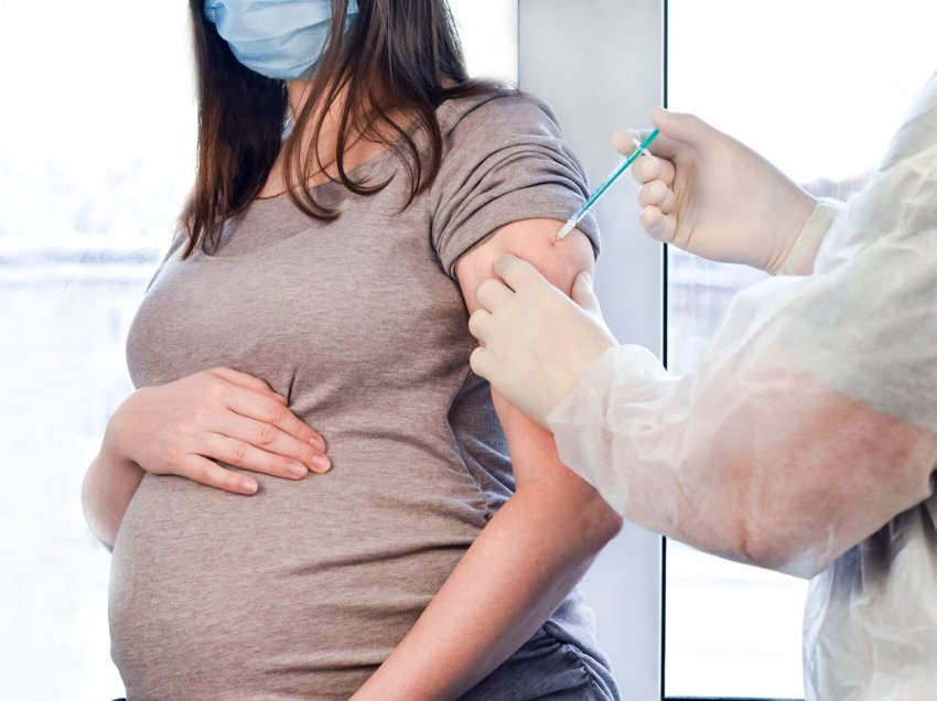 Gratë shtatëzëna të vaksinuara ia kalojnë mbrojtjen edhe foshnjave të tyre
