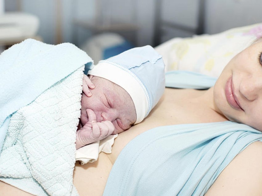 Rreziqet afatshkurtra dhe afatgjata për gratë që zgjedhin të lindin me operacion; Përse mjekët janë për lindje natyrale