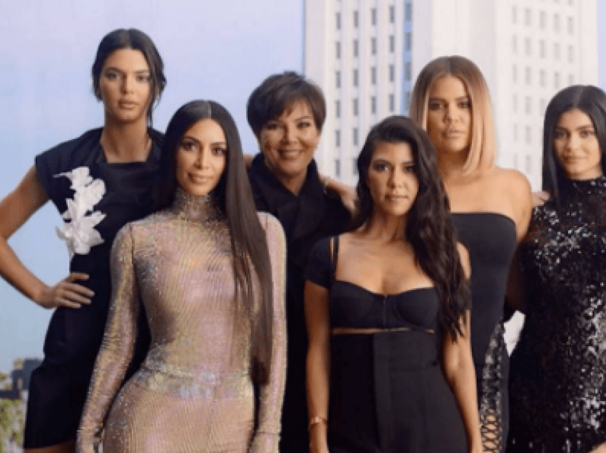 “Blindohet” familja Kardashian, nuk mund t’i intervistojë askush pa e bërë testin e koronavirusit 