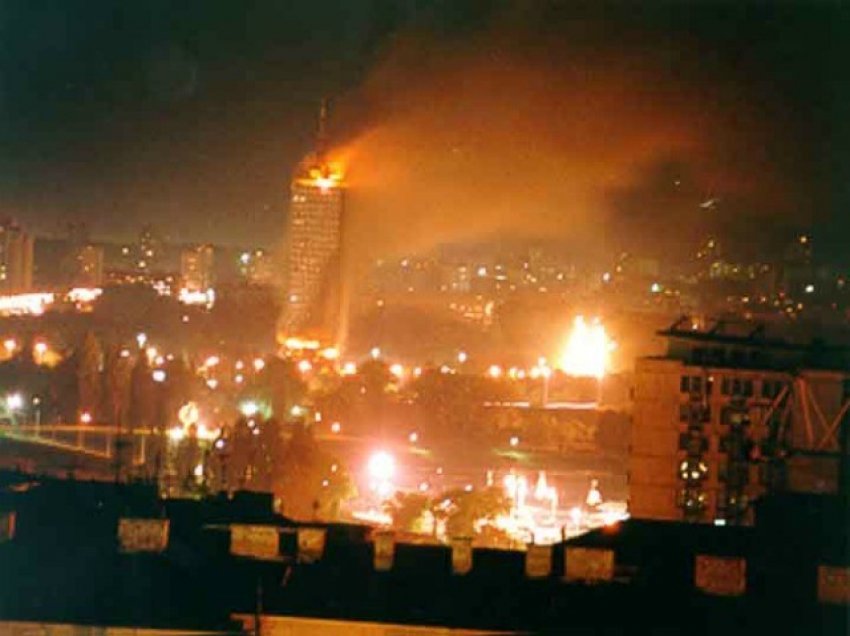 Kur NATO paralajmëronte forcat serbe në vitin 1999: Largohuni nga Kosova, ndryshe do t’iu bombardojmë pa pushim nga toka, deti e qielli