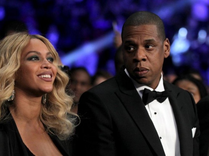 Producenti i famshëm rrëfen se si e kishte puthur aksidentalisht në buzë Beyoncen para syve të Jay-Z