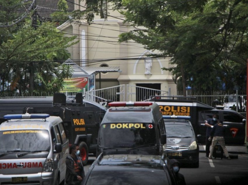Sulm vetëvrasës me bombë në një kishë indoneziane, dhjetëra të lënduar