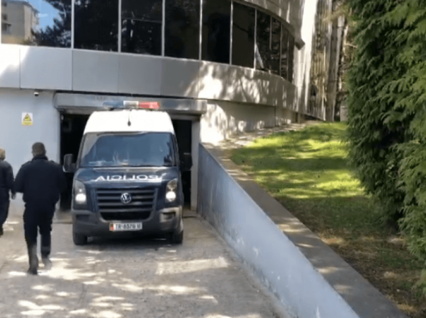 Kërkon zbutjen e sigurisë në burg, Zani Çaushi sërish në dyert e gjykatës së Korçës