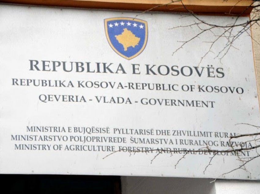 ​Ministria e Bujqësisë pezullon nga puna 5 zyrtarë të dyshuar për vepra penale