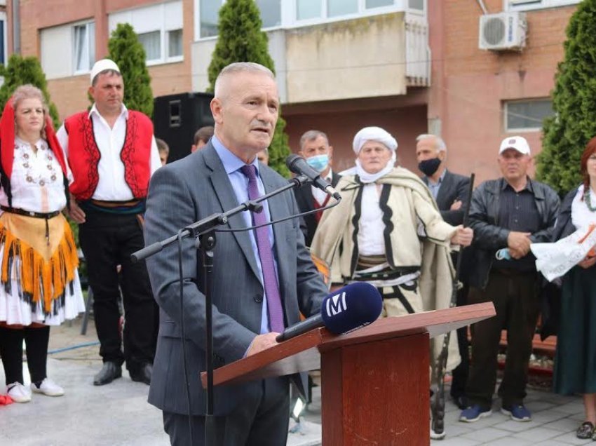 Vendoset busti i atdhetarit e pajtimtarit, profesor Anton Çetës në Klinë