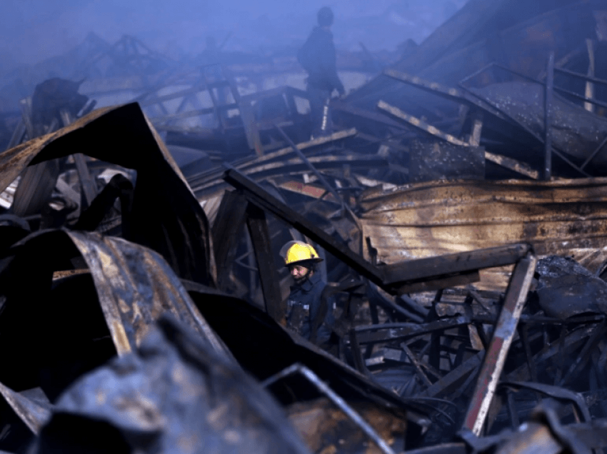 Shtatë persona vdesin nga zjarri që përfshiu cisternat e naftës në Kabul