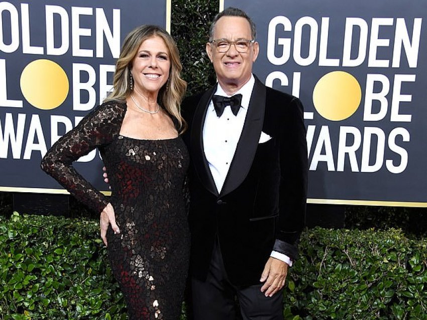 Rita Wilson dhe Tom Hanks shihen të lumtur ndërsa çifti feston 33 vjetorin e martesës