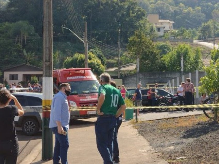 Dramë në Brazil: Adoleshenti vret tre fëmijë dhe një mësues