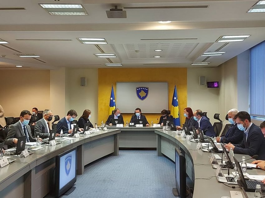 Qeveria liron shtetasit e Shqipërisë nga obligimi për pajisje me Leje Pune