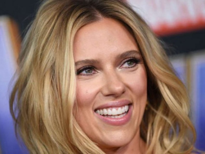 ​Scarlett Johansson bashkohet me kritikat ndaj Globit të Artë mes akuzave për racizëm dhe seksizëm