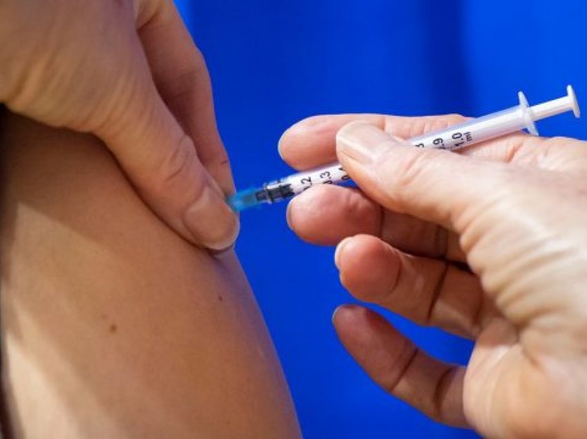 Mbi 15 milionë persona në Angli kanë marrë dy dozat e vaksinës Anti-Covid